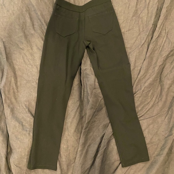 NWOT. Size XS.  Black dress pants. - Picture 2 of 3